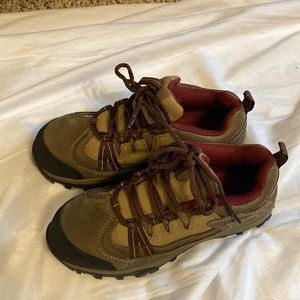 Wolverine steel toe oil resistant/ slip shoes size 6W
